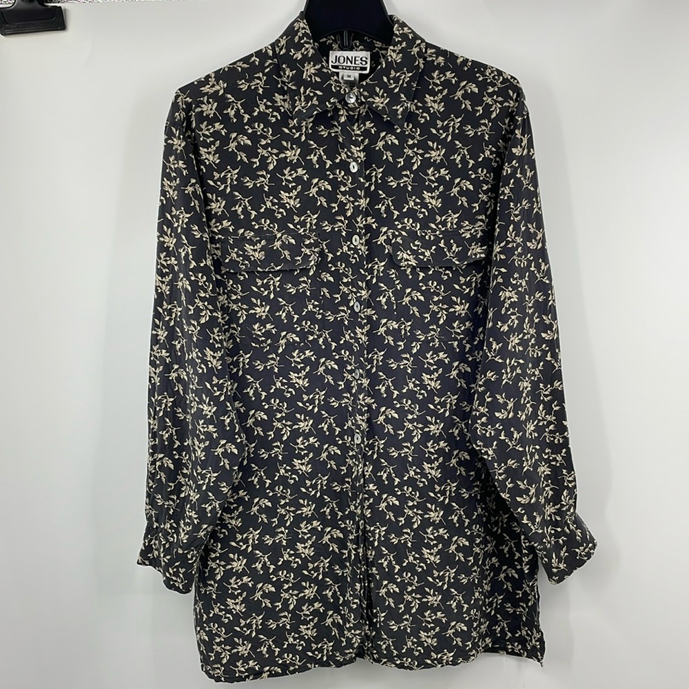 Vintage 90’s Jones Studio black tan silk button Blouse Size Medium